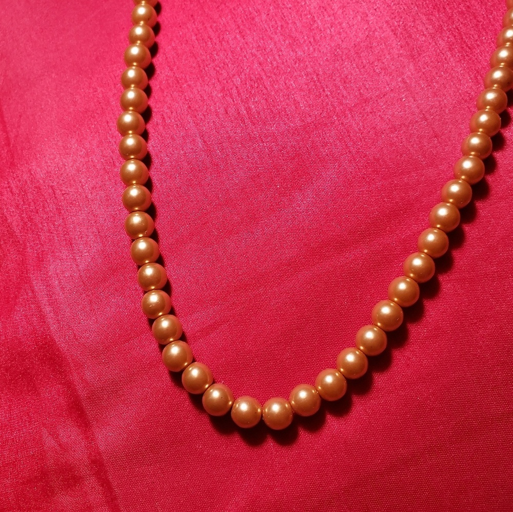 Bronze pearl necklace